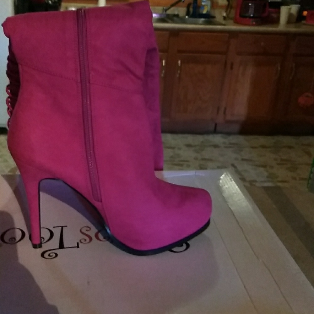 Thigh boots
